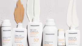 Con un alto espectro de fotoprotección, mesoestic elabora la lista de los solares imprescindibles del verano, para todo tipo de piel y que  incorporan a su fórmula inestimables activos antiedad. La mejor elección