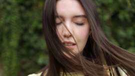 Olistic no solo contribuye a preservar el cabello y frenar su caída en hombres y mujeres, sino que mejora a su vez piel y uñas. Olistic es el nutracéutico bebible 100% natural que arrasa, desarrollado por los mejores especialistas 