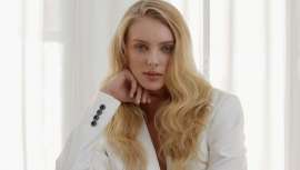 Si hay un tono que luce en verano es el rubio en toda su gama de color, pero también el que más se estropea. Los expertos en cosmética capilar de Kin Cosmetics explican cómo cuidar las melenas rubias durante la temporada estival