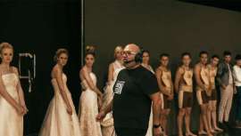 El estilista Antonio Calvo, acompañado en esta ocasión por Pedro Muñoz, que repite experiencia, Juan Ayoso y Almudena Martín, ha presentado el show Think of light Show Salon In 2021 de Salón In Recamier, para América