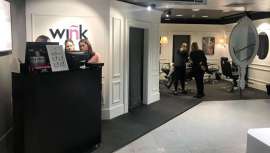 Está especializado en tratamientos de cejas, pestañas y uñas, también está presente en países como Brasil y Angola