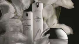 El nuevo cuidado facial con efecto lifting de La Biosthétique es una 
respuesta exclusiva a las necesidades especiales de la piel que mantiene la belleza y la juventud cutánea 