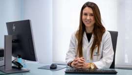 Enfocada en el antiaging con los tratamientos más actuales y mínimamente invasivos como el plasma rico en plaquetas, hialurónico o bótox. QuirónSalud Marbella cuenta también con Unidad de Cirugía Plástica, Estética y Reparadora