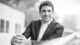 El sociobiólogo es el creador del método My Life Design, que permite diseñar en modo consciente la vida a nivel profesional, relacional y social, el cual va a presentar por primera vez en nuestro país Los Tres Pilares Del Bienestar