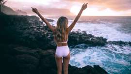 La firma profesional Kin Cosmetics tiene las cinco razones y fórmulas infalibles para mimar tu pelo bajo el sol 