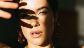 En verano es cuando debemos cuidar más nuestra piel porque con el sol aparecen manchas, arrugas y sequedad