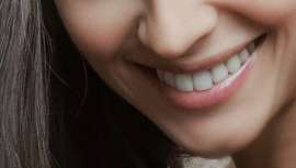 Este innovador tratamiento elimina el llamado pliegue de la amargura y redefine los surcos nasolabiales a través de hilos PDO