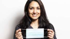 El 58,71% de los españoles evita sonreír para no tener que enseñar sus dientes según el Estudio de Hábitos del Cuidado de la Sonrisa en España realizado por DrSmile, expertos en tratamientos de ortodoncia invisible