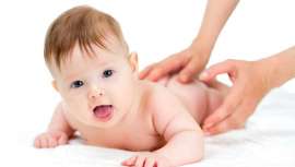 Se ha visto que en el caso de los nacidos antes de tiempo, el masaje les ayuda a aumentar de peso, digerir mejor los alimentos, mejorar su circulación y consolarlos cuando les salen los dientes 