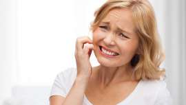 Necesitas soluciones específicas para las pieles más delicadas. Hablamos con la Dra. Andrea Combalía, médico dermatóloga, quien nos lo cuenta todo de las pieles intolerantes al sol y enumera sus consejos y productos recomendados 