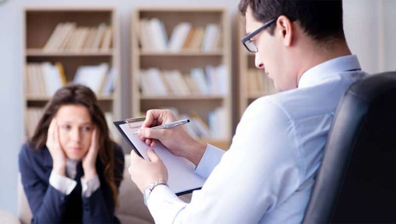 Los dermatólogos y los psicólogos, los profesionales más solicitados por los españoles en 2021