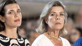 La canas de Carolina de Mónaco se ponen más de moda que nunca gracias al Grey blending, o lo que es lo mismo, el gris más aristocrático para el cabello 