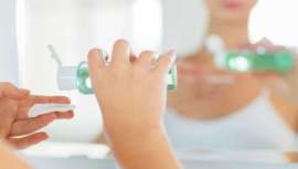 Rocío Escalante, titular de Arbosana Farmacia, y experta en dermofarmacia, nos descubre las propiedades de la loción facial, cosmético que viene del ritual asiático y que ayuda a mejorar las pieles grasas y mixtas