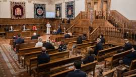 El Paraninfo de la Universidad de Alcalá ha sido el escenario elegido para la ceremonia de nombramiento de la élite  del perfume mundial, 23 narices y expertos, considerados los mejores perfumistas de habla hispana del mundo 