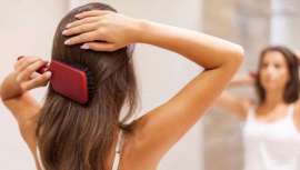 El Sérum anticaída Klorane actúa en casos de caída reacciona y crónica, frenando su desarrollo con la ayuda de una complejo único, cafeína, magnesio y vitaminas