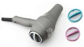 El color Titanium se apodera de este secador éxito de ventas de Lim Hair. Pero no solo eso, además incluye tres portafiltros en colores plata, fucsia y turquesa, a elegir según tus preferencias. ¡Descúbrelo! 