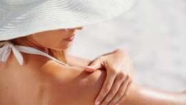 El sol induce la secreción de endorfinas por el cerebro y estas sustancias alivian el dolor, producen sensación de bienestar y promueven la vasodilatación, mejorando el aporte de oxígeno a los tejidos