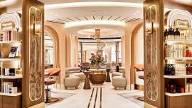 El minorista de lujo de Knightsbridge ha reabierto un gran espacio con tratamientos para el cabello, el cuerpo y las uñas exclusivos de Philip Kingsley y Anastasia Beverly Hills