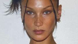 La tendencia de las microtrenzas arrasa. Te mostramos cómo realizar paso a paso las últimas que ha lucido la modelo