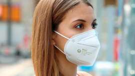 Mascarilla compostable que lo hace en 8 semanas, mientras la mascarilla quirúrgica tradicional tarda entre 300 y 400 años en degradarse