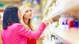 En Francia, y a partir del 1 de enero de 2022, los fabricantes de productos que contengan disruptores endocrinos (cosméticos, dispositivos médicos, etc.), deberán informar a los consumidores sobre la presencia de estas sustancias