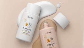 La protección solar de amplio espectro UVA / UVB, luz azul e IR-A garantiza el cuidado y protección de la piel frente a los daños a corto y largo plazo que producen las radiaciones solares