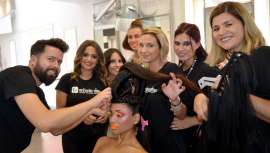 Pasarelas, festivales de cine, alfombras rojas... Shows y eventos de distinta naturaleza son también responsabilidad, y mucha, de quien peina y maquilla y confeccionará el total look de artistas, modelos y otras estrellas