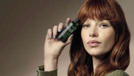 Por fin, el servicio de coloración en el salón se convierte en tratamiento, cumpliendo con todas las exigencias del cliente y respondiendo a una nueva demanda que pasa de modo obligado tanto por la belleza como por la salud del cabello