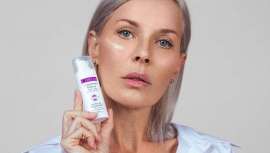 Específica para manchas, trata lentigos, melasma, manchas solares y otras. Cebelia Despigmentante Reforzado, el elegido por los mejores dermatólogos y especialistas en belleza y medicina estética