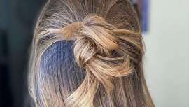 Las invitadas a una ceremonia quieren estar radiantes en un acontecimiento tan especial. Para conseguirlo, los profesionales peluqueros ofrecen la claves de un acierto seguro, que aquí y ahora te contamos si lo que buscas es inspirar e inspirarte