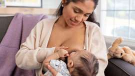 La leche materna contiene los nutrientes necesarios para el perfecto desarrollo de un bebé y se adapta a cada fase de su crecimiento