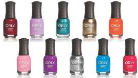 A empresa está comprometida com um kit de 10 esmaltes minis prático e útil em qualquer circunstância e lugar