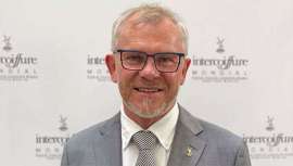 Sucede a Klaus Peter Ochs tras más de 21 años al frente de la organización de maestros peluqueros. Intercoiffure Mondial, que reúne a 2.000 salones, anuncia otros cambios en su cúpula directiva