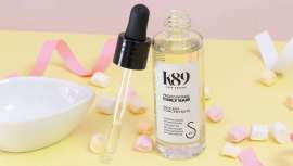 K89 sigue arrasando con su cosmética capilar específica para el método #CurlyHair y ahora amplía su exitosa línea con un básico para el rizo, su concentrado de proteínas