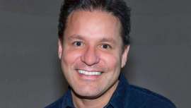 Tras una larga y dilatada trayectoria en la industria en lo referido a belleza profesional y distribución de productos, Alejandro López tiene por objetivo seguir implementando los objetivos de desarrollo y sostenibilidad del Grupo Davines 