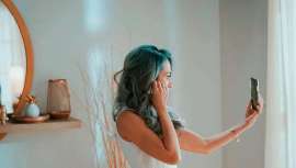 Te contamos cuáles son los cuidados imprescindibles que debes tener en cuenta para seguir la tendencia Grey Blending que arrasa entre las mujeres