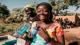 Van a financiar, de forma desinteresada, la construcción de un pozo en el sur de Madagascar. Con ello se consigue dar acceso a agua potable a más de 500 personas