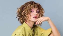 Son innumerable las cuestiones que se plantean para conseguir un perfecto cuidado del pelo rizado, pero ahora, más que nunca, queremos tener todas las respuestas