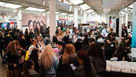 Para aprender, disfrutar y comprar con descuentos especiales para marcas, llega The Makeup Show a la Gran Manzana. Y si no puedes desplazarte a Nueva York en noviembre, el espectáculo se repetirá en Chicago en 2022 