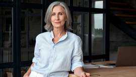 Grey Melting de Montibello es el servicio de salón ideal para sacar a relucir las canas sin complejos y con el cuidado que necesitan