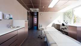 La pandemia ha multiplicado los casos relacionados con la caída capilar. Y es que la ausencia de actividad física, que deriva en obesidad y riesgo cardiovascular, es un acelerador de la alopecia androgénica, según señalan diversos estudios