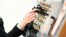 Cuando se trata de probar nuevos productos beauty, los consumidores quieren tocar para probar. Y por ello, prefieren la tienda. Así se desprende de una última investigación llevada a cabo por Outform