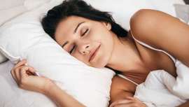 Epaplus Sleepcare Melatonina Balance es un complemento alimenticio a base de melatonina, triptófano, ashwagandha, vitaminas y minerales