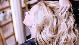 Llega lo último de Alfaparf Milano The Blonde Experience, un menú irresistible en el salón de peluquería para tus clientas y una experiencia, en rubios a la última, perfectos, multidimensionales y brillantes, de igual naturaleza