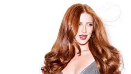 Ofrece protección antidecoloración a cada hebra de cabello. Color brillante, bonito y con vida hasta dos meses después de la visita al salón, gracias al poder antioxidante del aceite de camelia y del extracto de fruta de granada