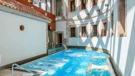 ¿Te imaginas desconectar en un manantial de aguas mineromedicinales en la verde Asturias con edificios de alto valor patrimonial y artístico construidos en 1776? En Las Caldas Villa Termal by Blau Hotels es posible