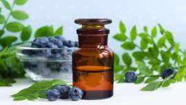 Fuente de omega 3, 6 y 9, y rico en antioxidantes, ayuda a hidratar y nutrir la piel para paliar un daño que llega directo desde el sol y no tanto de las pantallas