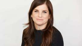 Debra Perelman, presidenta y CEO de Revlon, Inc. (NYSE: REV), se ha desplazado a nuestro país en un viaje en el que ha visitado las oficinas y la planta de fabricación de Revlon en España