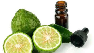 Coloca umas gotas de bergamota, um essencial do Skincare