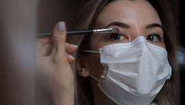 Con la bajada de temperaturas de estos días seguro que más de una está sufriendo el temido resfriado de todos los años. ¿Cómo maquillarnos para disimular los síntomas del resfriado?